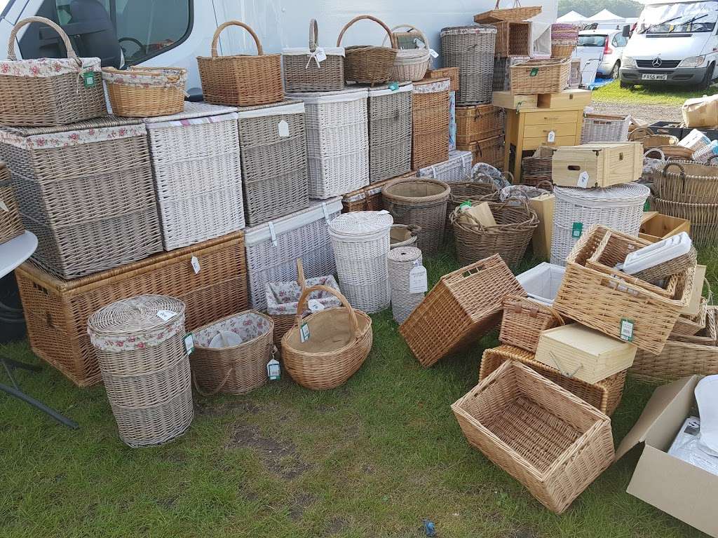 Dunton Carboot Sale | Dunton Rd, Dunton Wayletts, Billericay CM12 9TZ, UK | Phone: 01277 624979