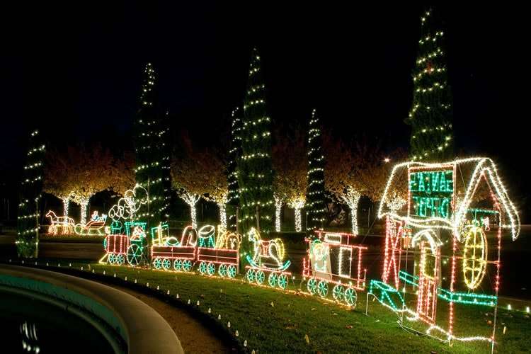 Circle of Lights in December | 5000 Piedmont Ave, Oakland, CA 94611, USA | Phone: (510) 658-2588