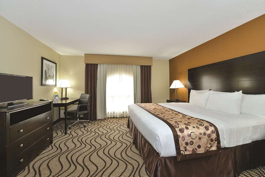 La Quinta Inn & Suites Indianapolis Greenwood | 1281 S Park Dr, Greenwood, IN 46143, USA | Phone: (317) 865-0100