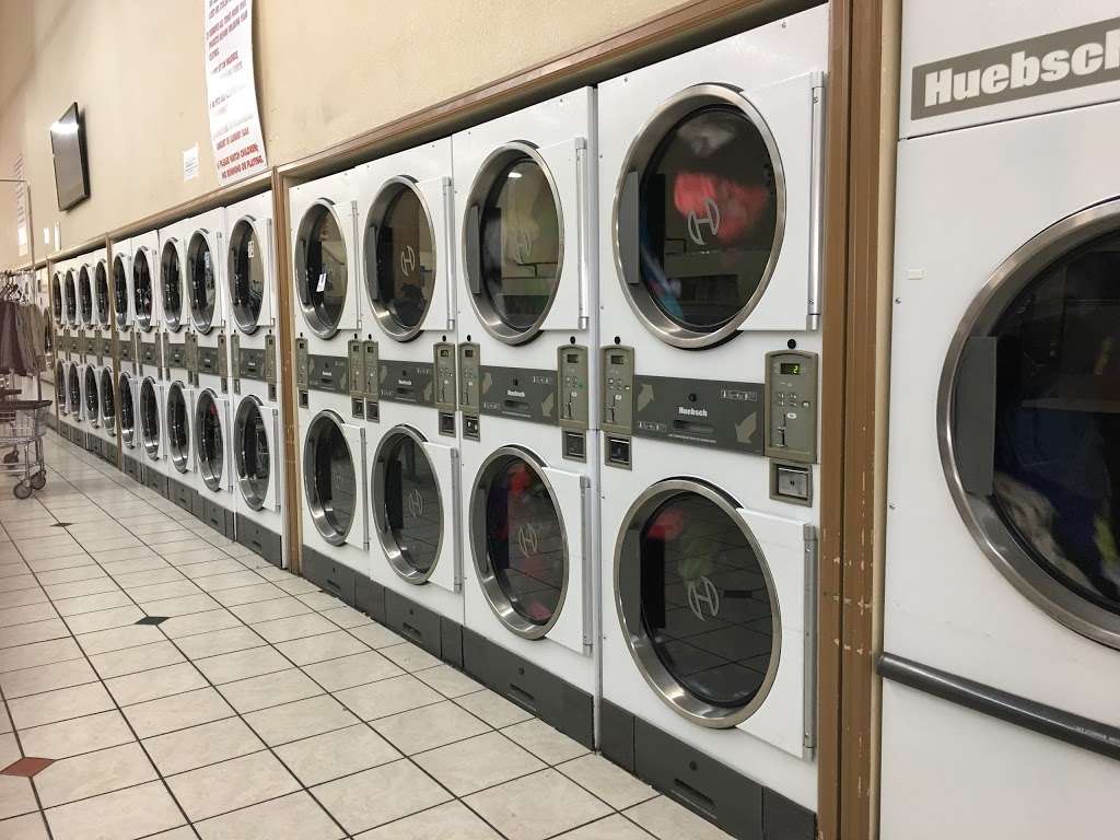 Super laundromat | 12455 E Mississippi Ave, Aurora, CO 80012, USA