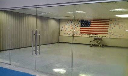 Suburban Prestige Glass | 4242 Edgeland Ave, Royal Oak, MI 48073, USA | Phone: (248) 655-0441