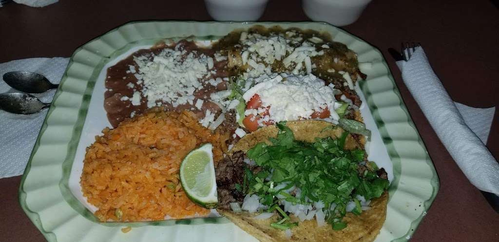 Los Cantaritos Grill | 3625 W North Ave, Chicago, IL 60647, USA | Phone: (872) 817-7375