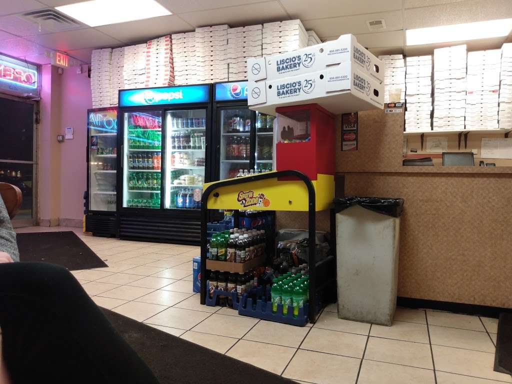 Zeenos Pizza | 23 Bellevue Ave, Penndel, PA 19047, USA | Phone: (215) 757-3632