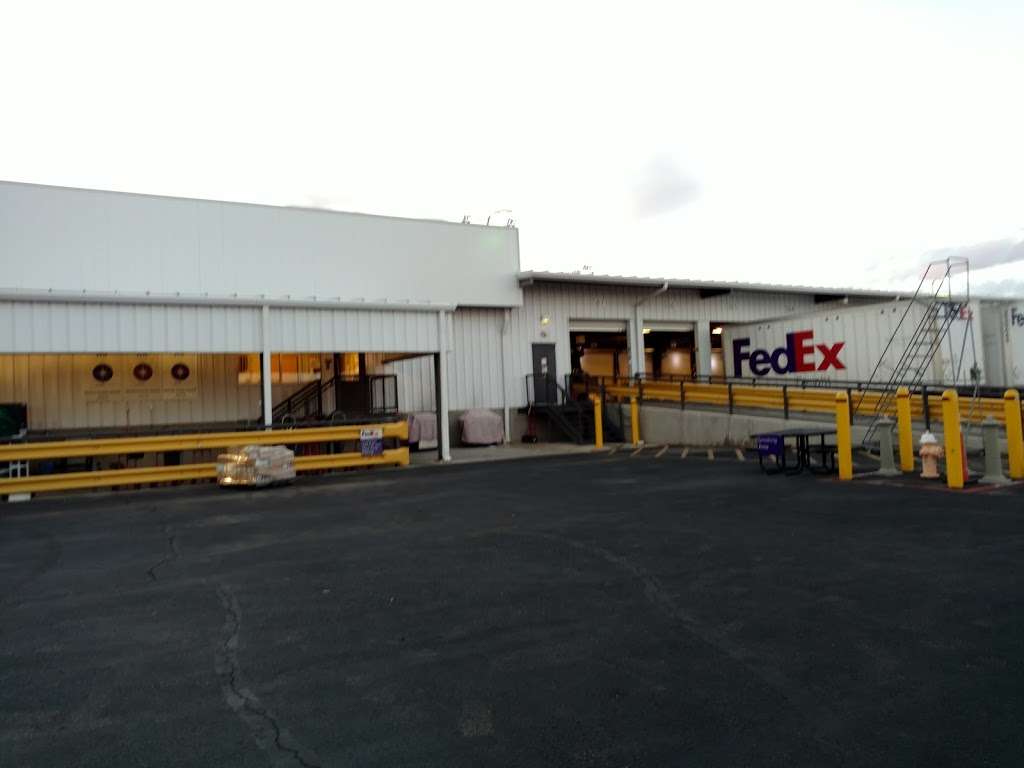 FedEx Freight | 7160 W Sherman St, Phoenix, AZ 85043, USA | Phone: (800) 588-5369