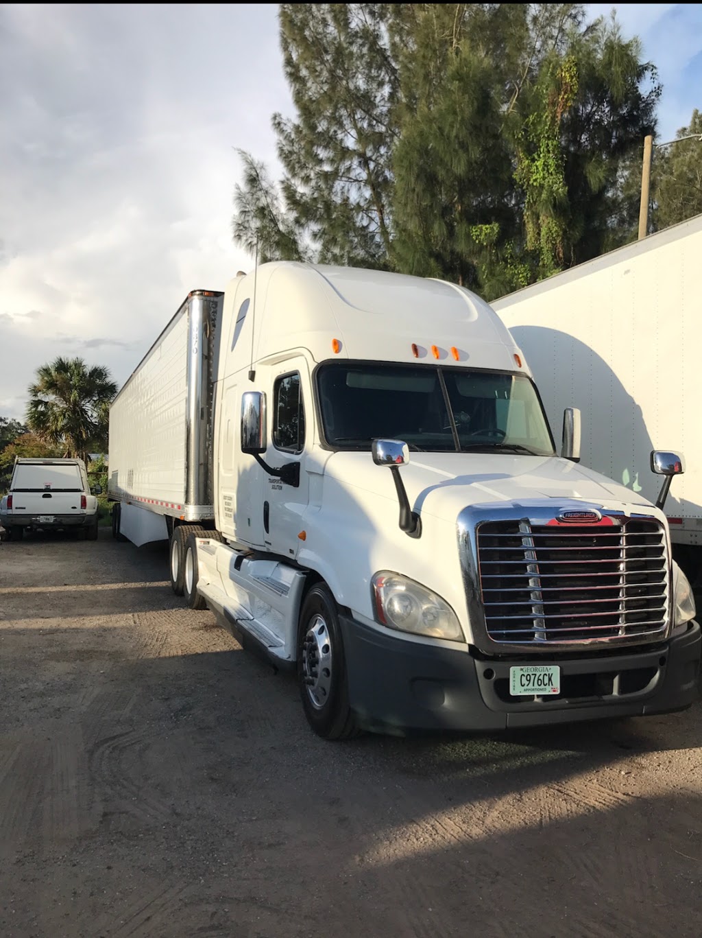 Universal Truck Services | 4512 Causeway Blvd, Tampa, FL 33619, USA | Phone: (813) 393-9656