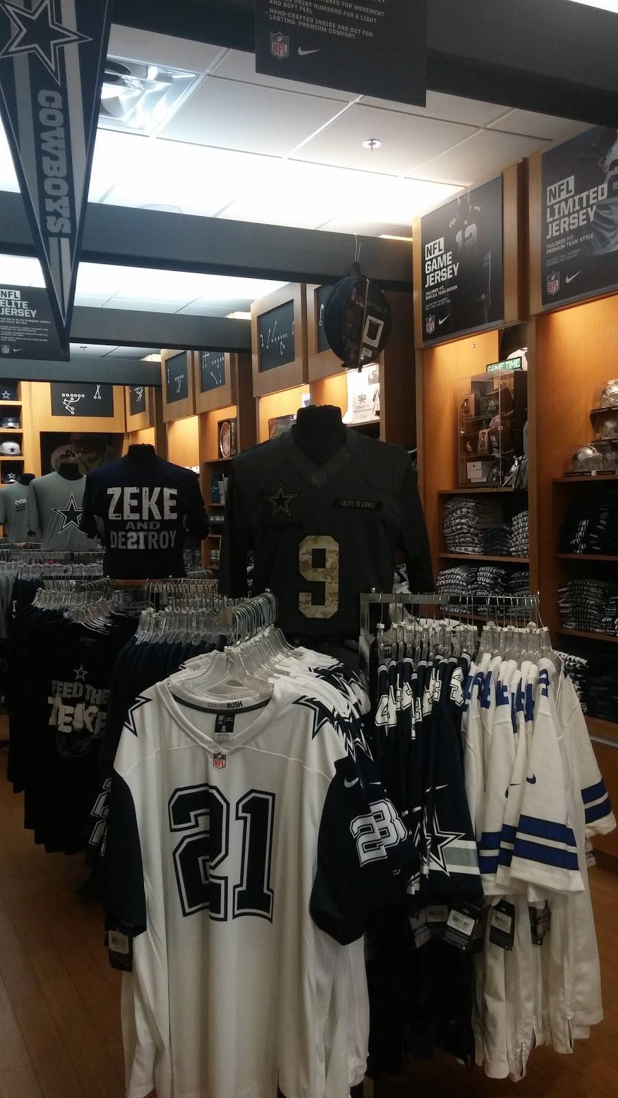 Dallas Cowboys Pro Shop at the Dallas Fort Worth Airport