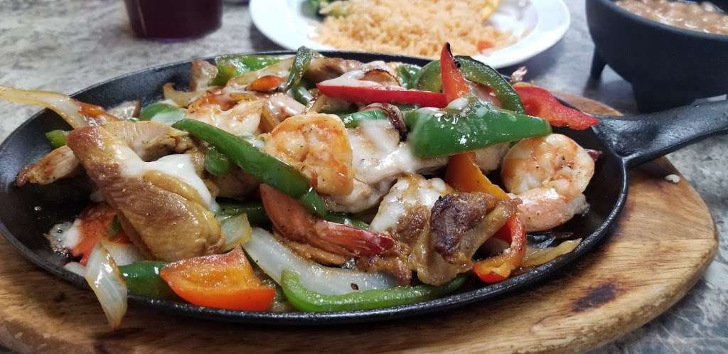 Mariscos Isla del Pacifico | 945 E Holt Ave F, Pomona, CA 91767, USA | Phone: (909) 620-5230