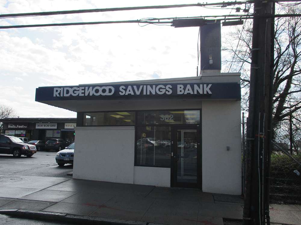 Ridgewood Savings Bank | 382 Pelham Rd, New Rochelle, NY 10805, USA | Phone: (914) 576-3200