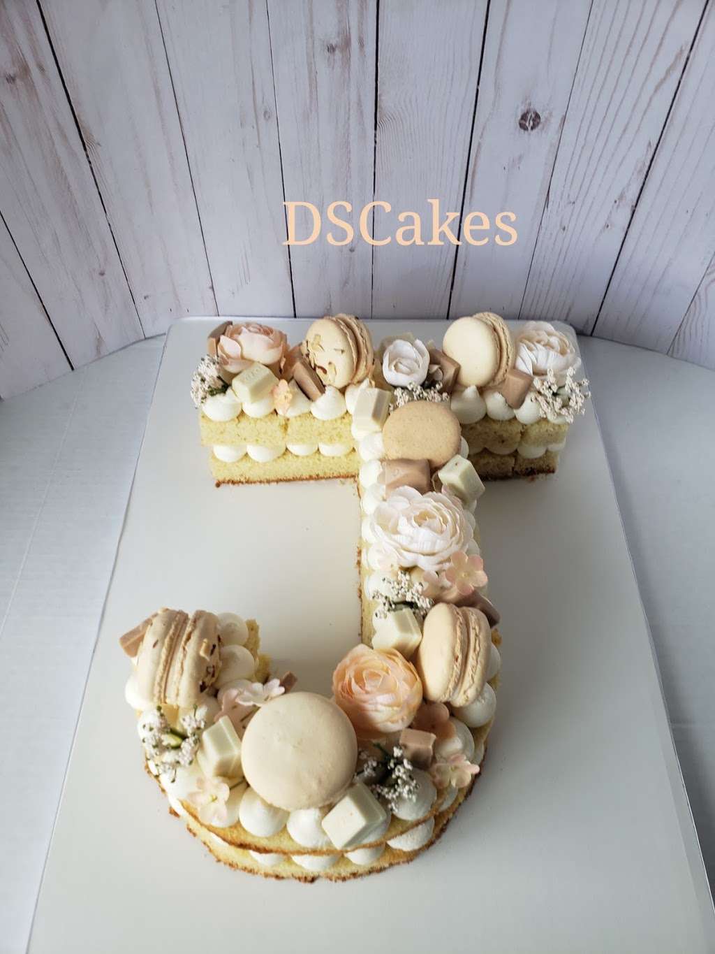 Deluxe Sweet Cakes | 5722 Berwick Ct, Sugar Land, TX 77479 | Phone: (832) 859-2782