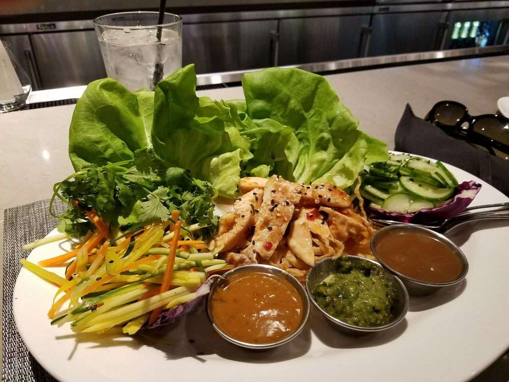 Cooper's Hawk Winery & Restaurant, 950 Lake St, Oak Park, IL 60301, USA