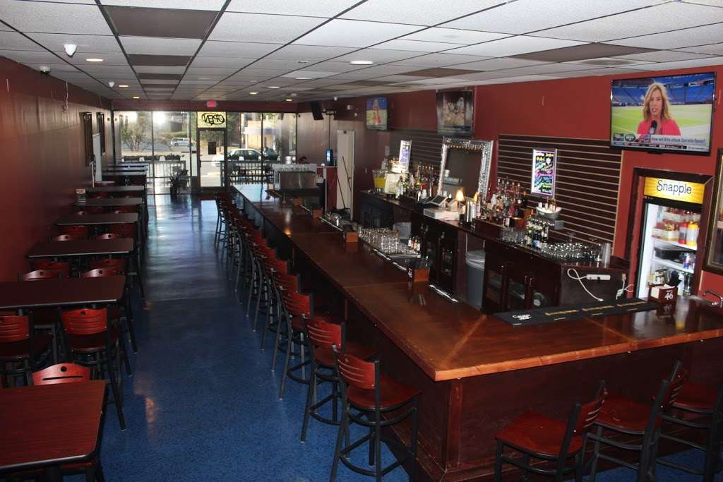 The Doghouse Bar and Grill | 7200 Albemarle Rd l, Charlotte, NC 28227, USA | Phone: (980) 938-6838