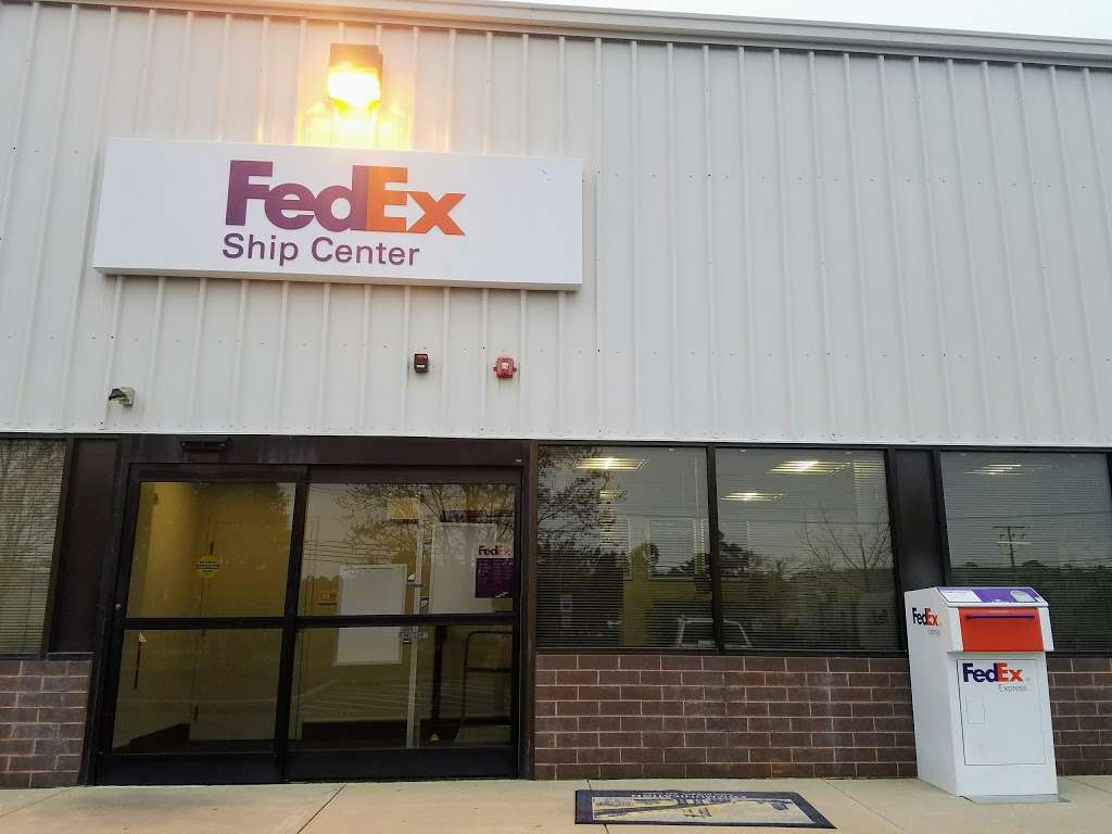 FedEx Ship Center | 4 Canale Dr, Egg Harbor Township, NJ 08234, USA | Phone: (800) 463-3339