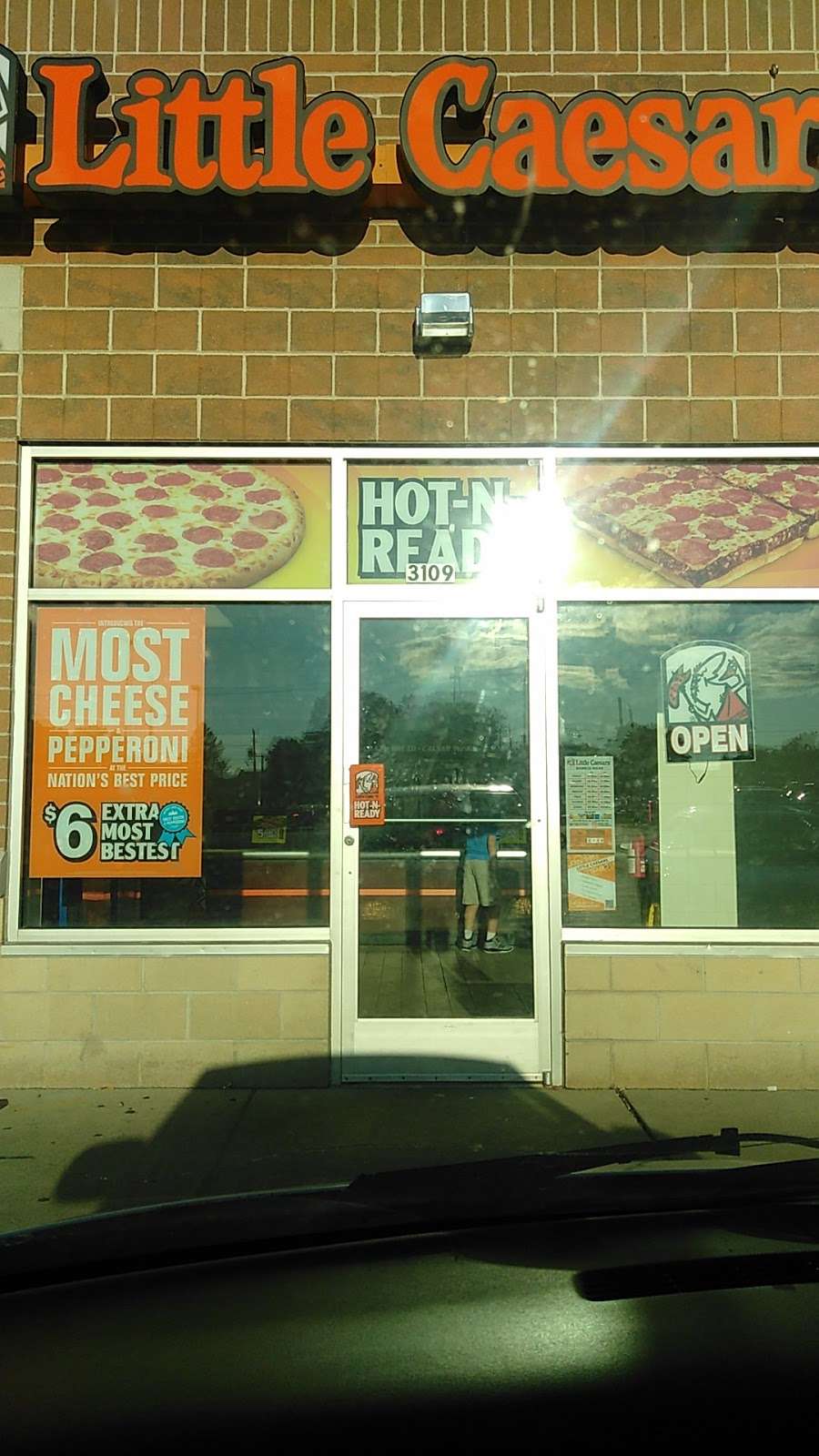 Little Caesars Pizza | 3109 S Chicago Ave, South Milwaukee, WI 53172, USA | Phone: (414) 762-0252