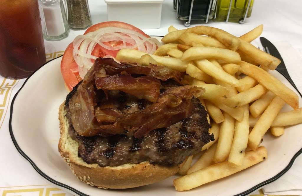 Atlantis Pizzeria and Family Restaurant | 3648 King St, Alexandria, VA 22302, USA | Phone: (703) 671-0250