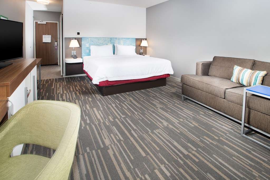 Hampton Inn Arvin Tejon Ranch | 5601 Outlets at Tejon Pkwy, Arvin, CA 93203, USA | Phone: (661) 241-7100