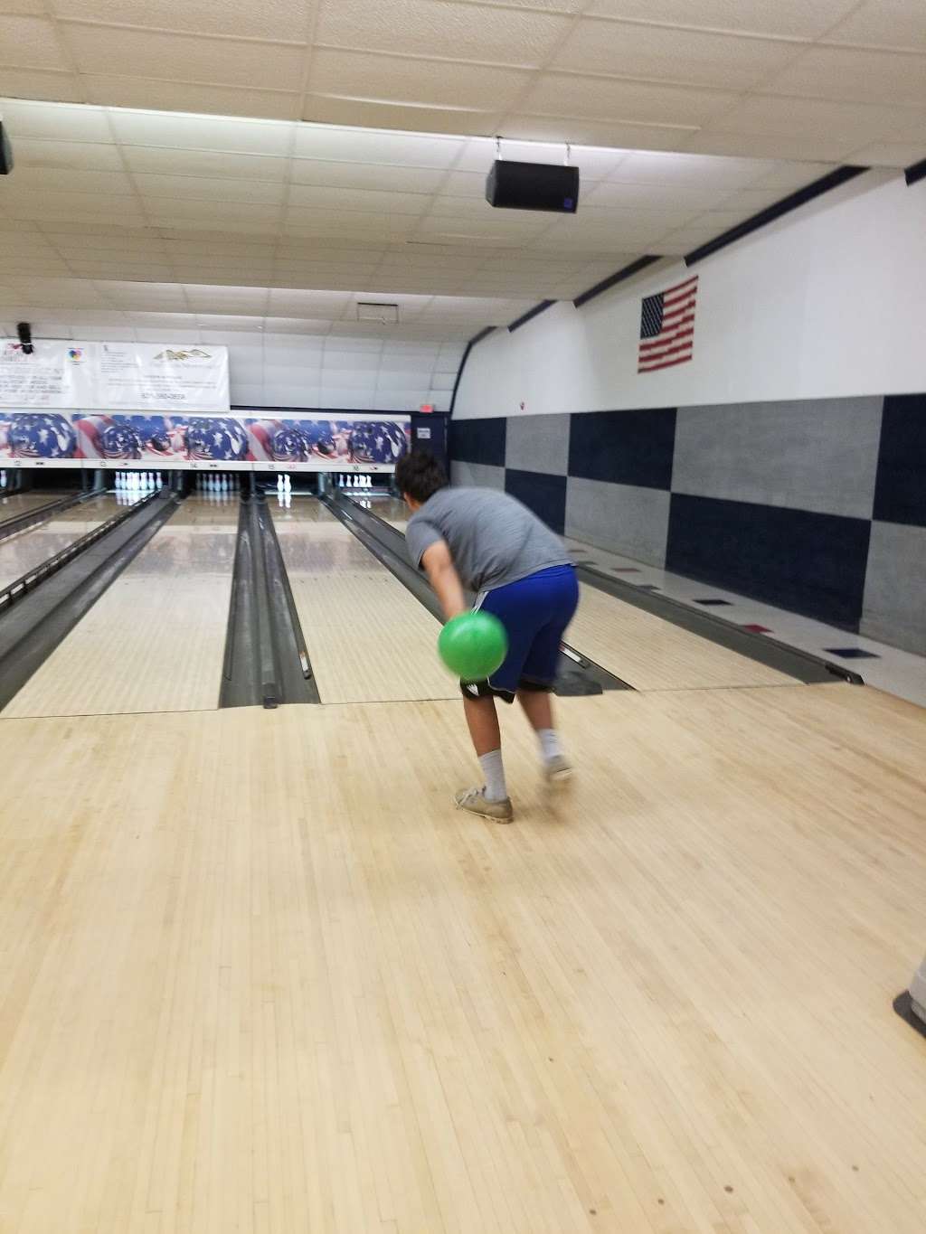 Strike 10 Lanes Deer Park | 849 Long Island Ave, Deer Park, NY 11729, USA | Phone: (631) 667-7750