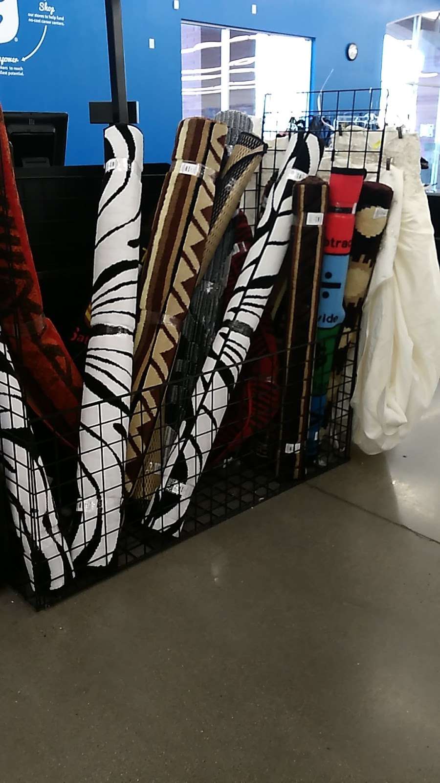 99th and Camelback - Goodwill - Retail Store and Donation Center | 10005 W Camelback Rd, Phoenix, AZ 85037, USA | Phone: (602) 216-3924
