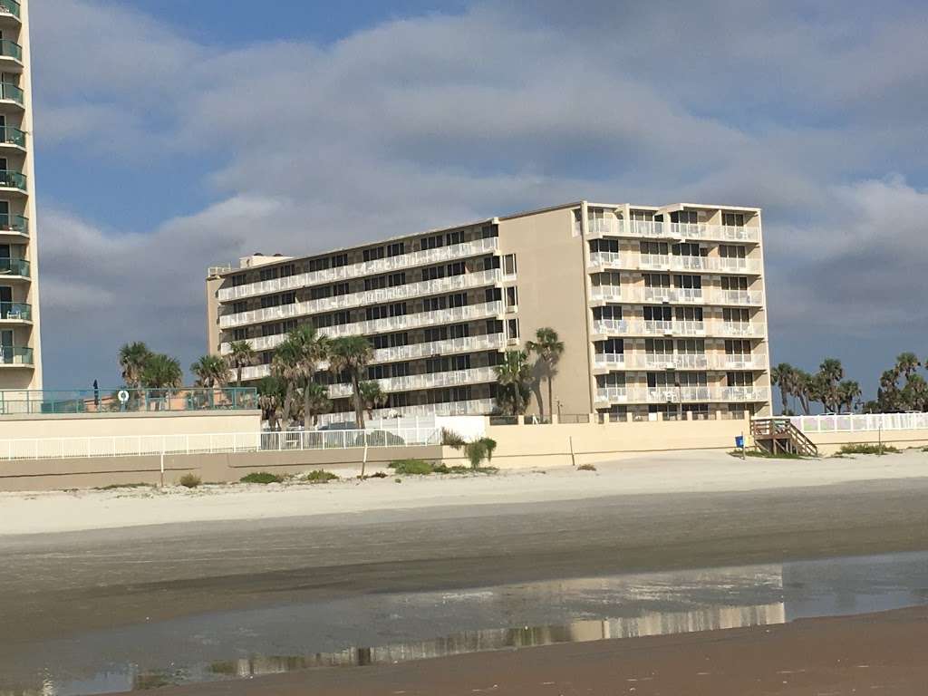 Castaways Beach Resort | 2043 S Atlantic Ave, Daytona Beach, FL 32118, USA
