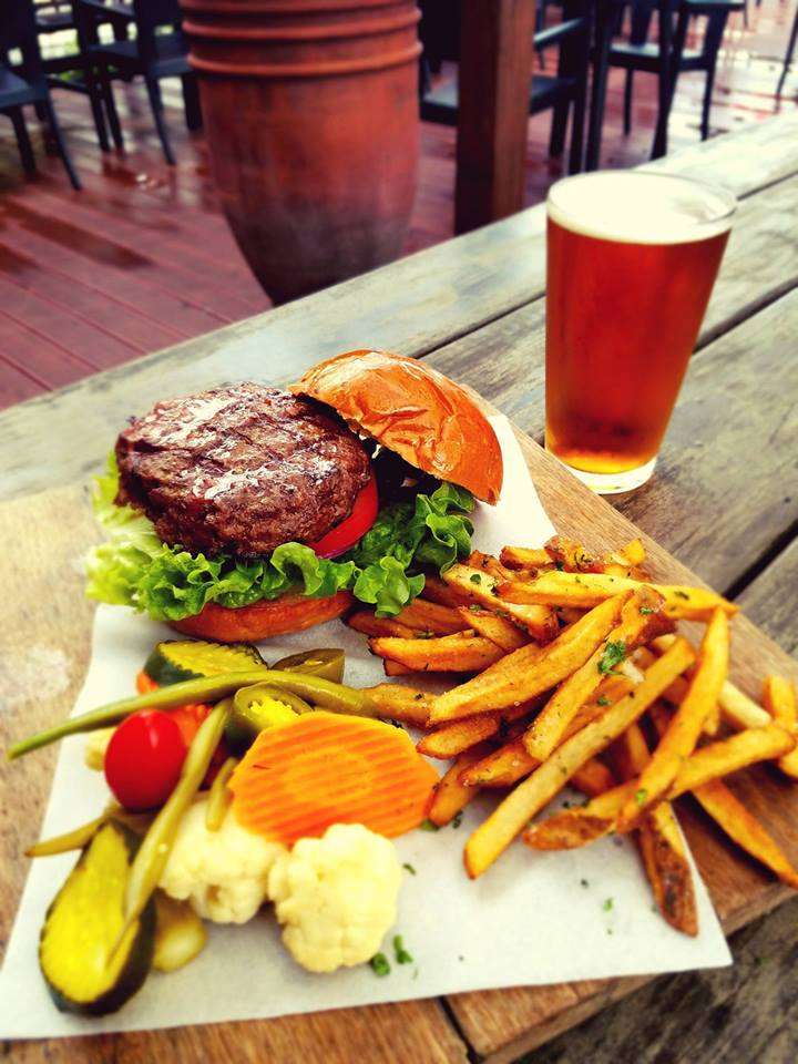 The West End - A Public House | 5320 Westheimer Rd, Houston, TX 77056, USA | Phone: (713) 590-0616