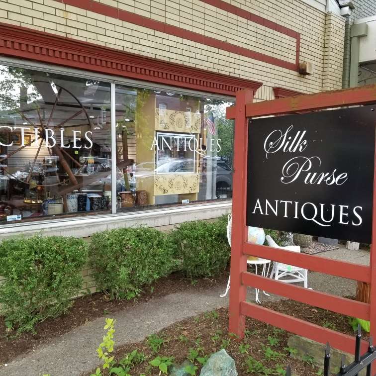 Silk Purse Antiques | 275 S Main St, Zionsville, IN 46077 | Phone: (317) 732-0025
