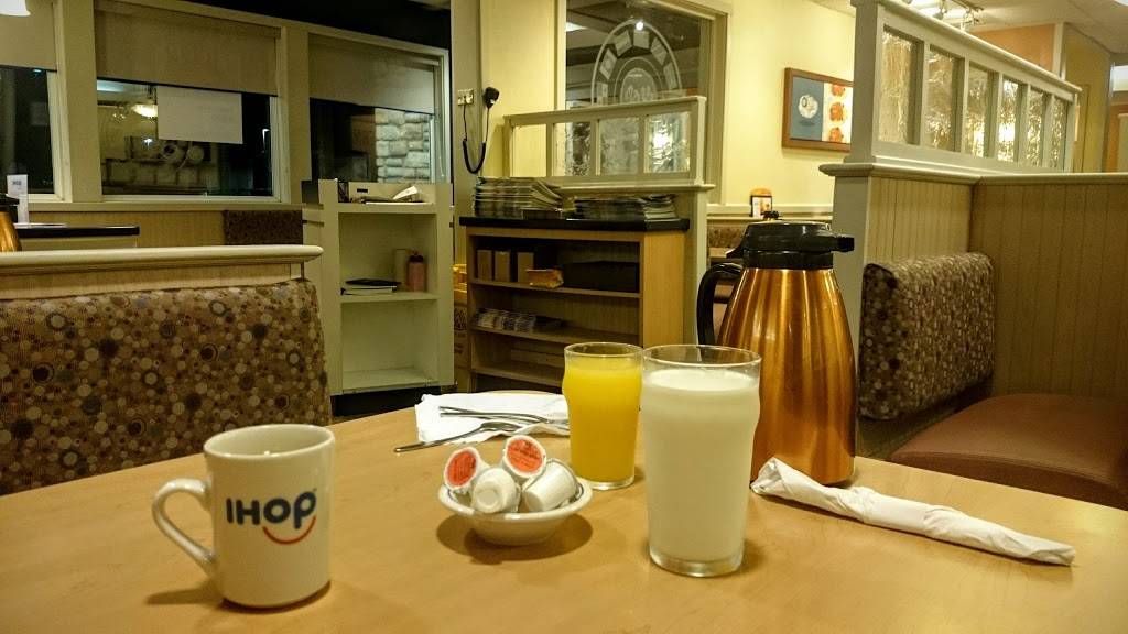 IHOP | 5243 U.S. 280 Brook Highland, Plaza, Birmingham, AL 35242, USA | Phone: (205) 991-4871