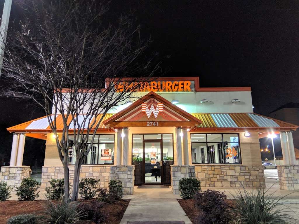 Whataburger | 2741 N Stemmons Fwy, Dallas, TX 75207, USA | Phone: (214) 630-1210