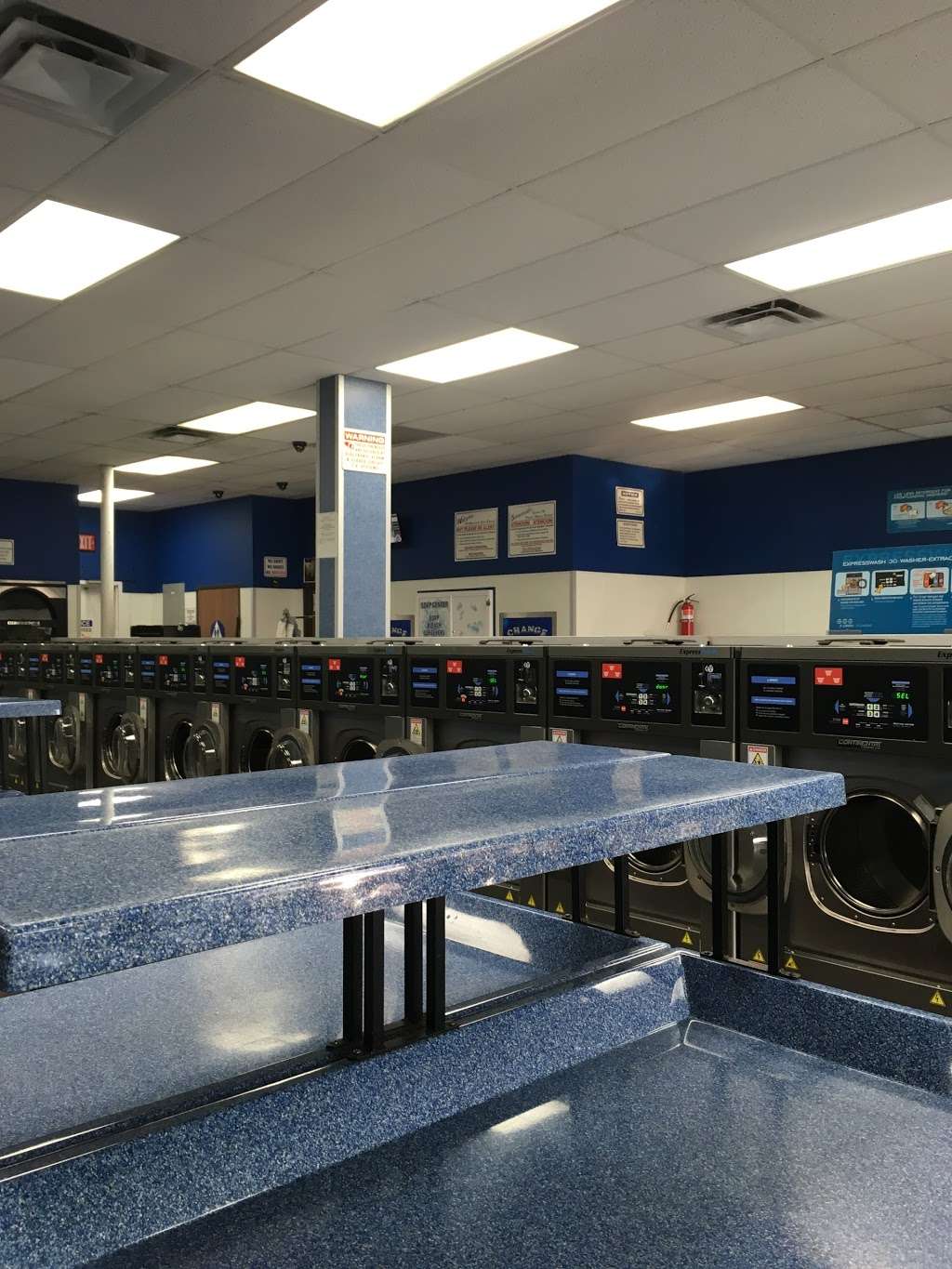 Lavanderia/Laundromat | 15105 Lakewood Blvd, Paramount, CA 90723 | Phone: (949) 464-8177