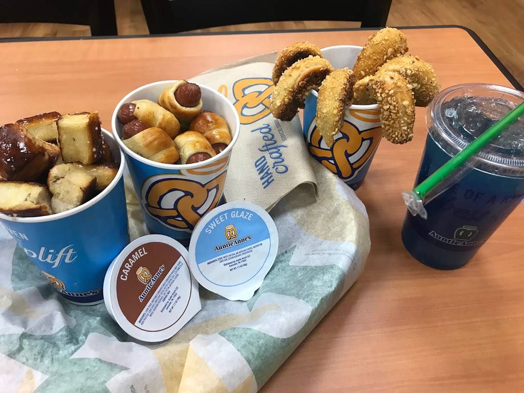 Auntie Annes Pretzels | 2448 Chesapeake Square Ring Rd, Chesapeake, VA 23321, USA | Phone: (757) 381-7775