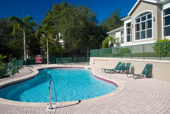 Woodhill Apartments | 7200 Woodhill Park Dr, Orlando, FL 32818, USA | Phone: (407) 294-0900