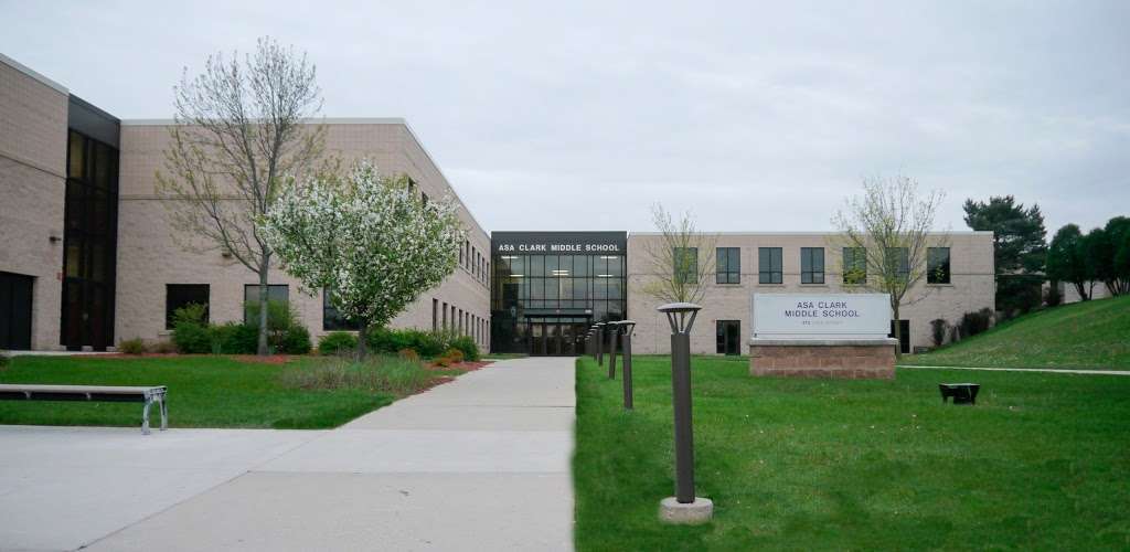 Asa Clark Middle School | 472 Lake St, Pewaukee, WI 53072, USA | Phone: (262) 691-2100