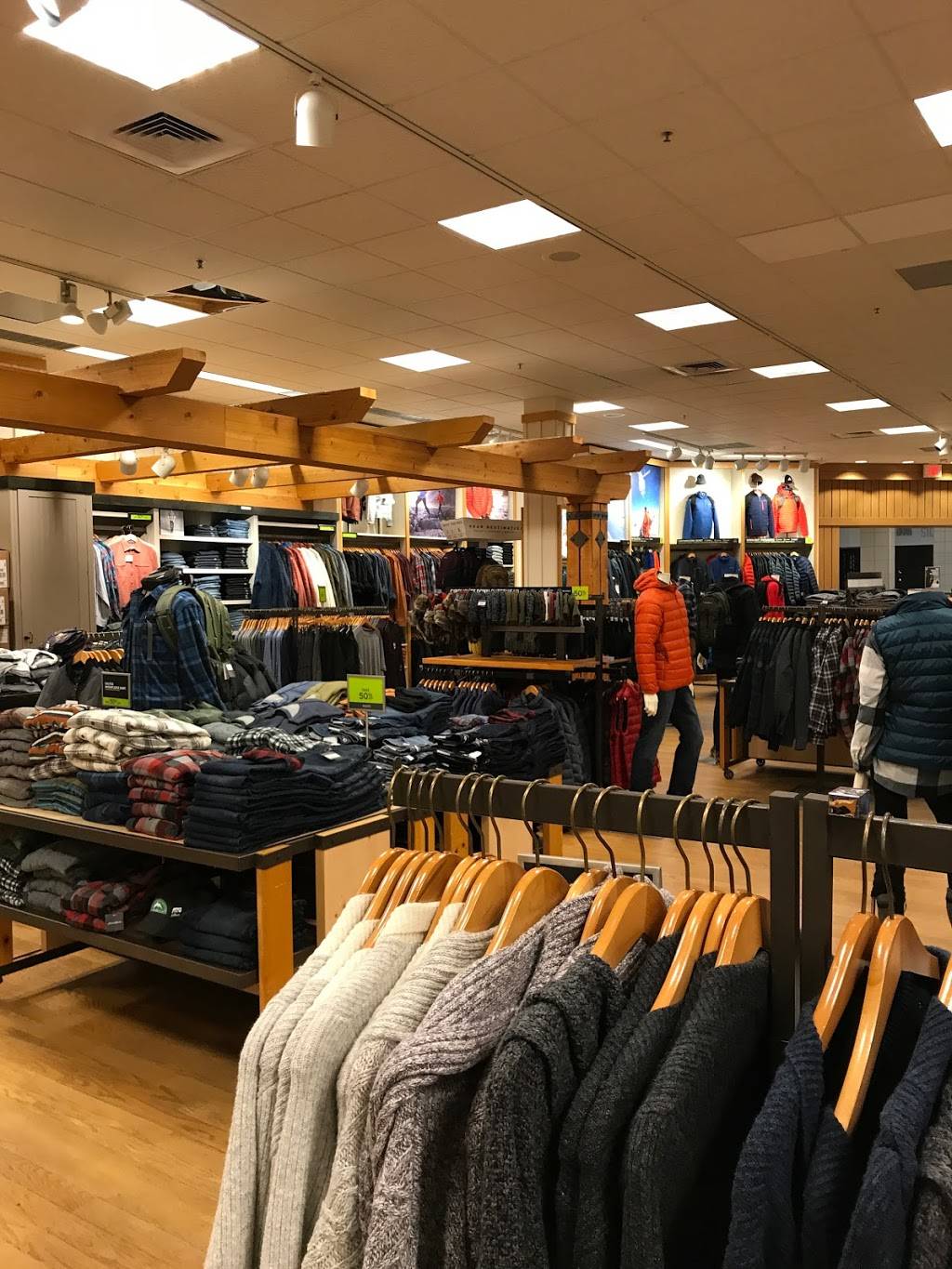 Eddie Bauer | 10000 Coors Blvd Bypass NW, Albuquerque, NM 87114, USA | Phone: (505) 890-4936