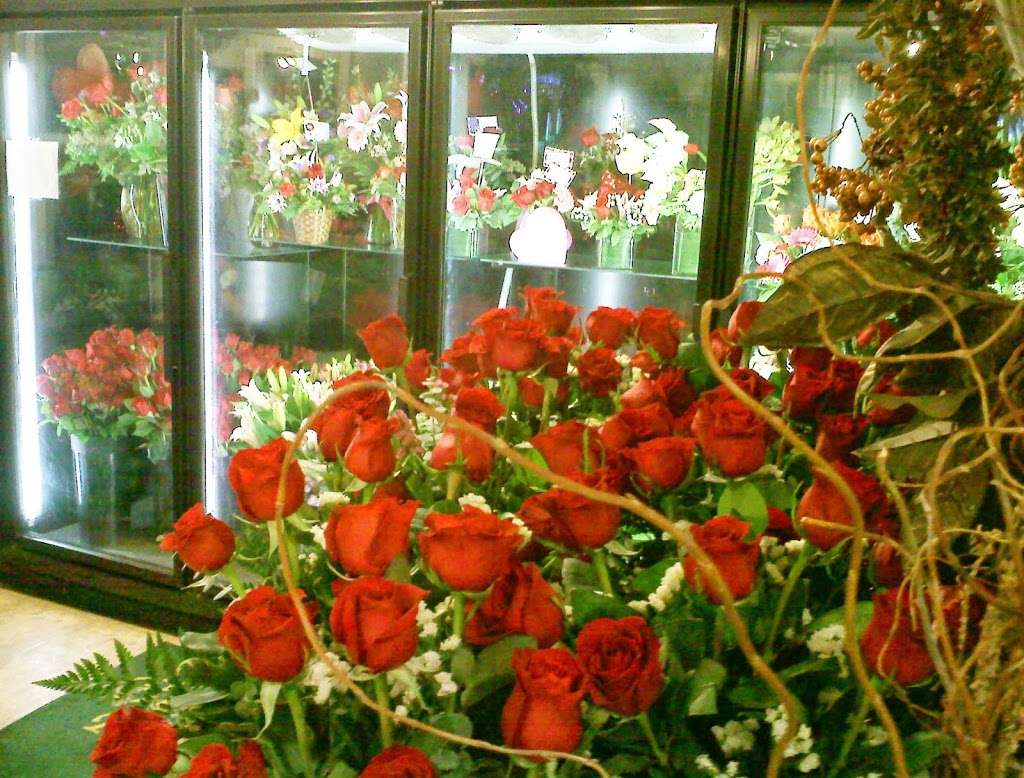 Bethel Flower Market | 23 Stony Hill Rd, Bethel, CT 06801, USA | Phone: (203) 790-1111