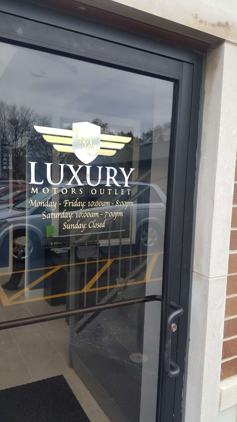 Luxury Motors Outlet | 7305 S Harlem Ave, Bridgeview, IL 60455, USA | Phone: (708) 458-4000