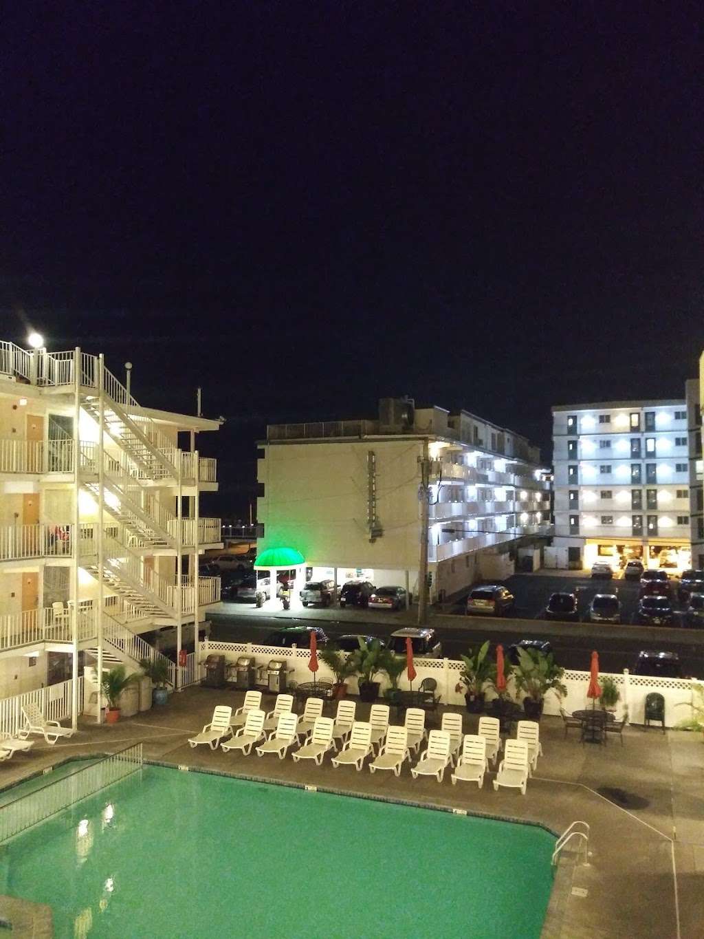 Aqua Beach Hotel | 5501 Ocean Ave, Wildwood Crest, NJ 08260, USA | Phone: (609) 522-6507