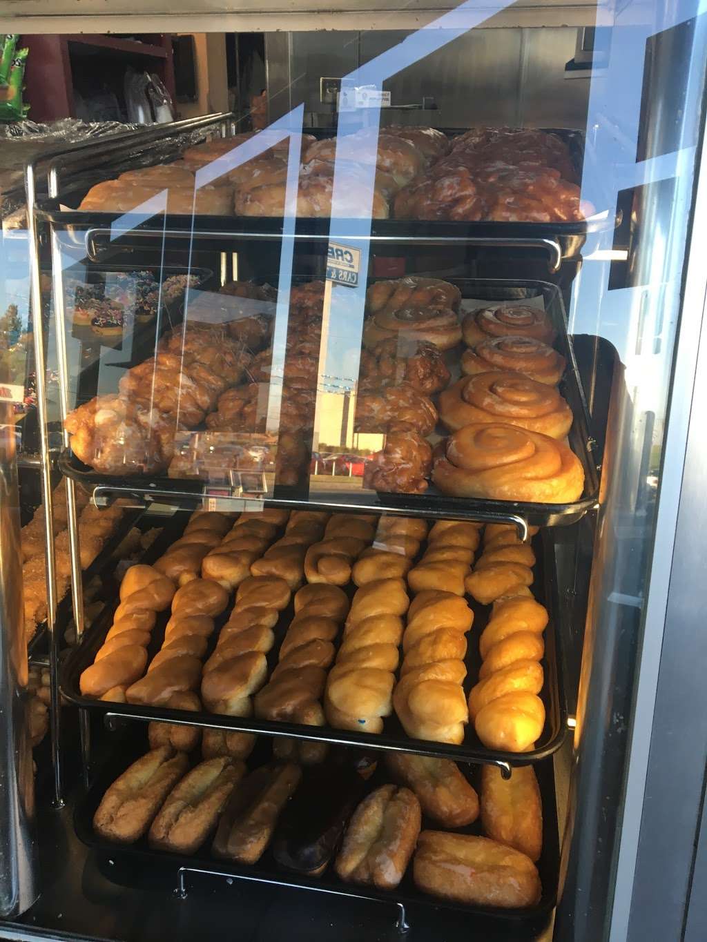 Yum Yum Donuts | 932 W Highland Ave, San Bernardino, CA 92405, USA | Phone: (909) 882-9269