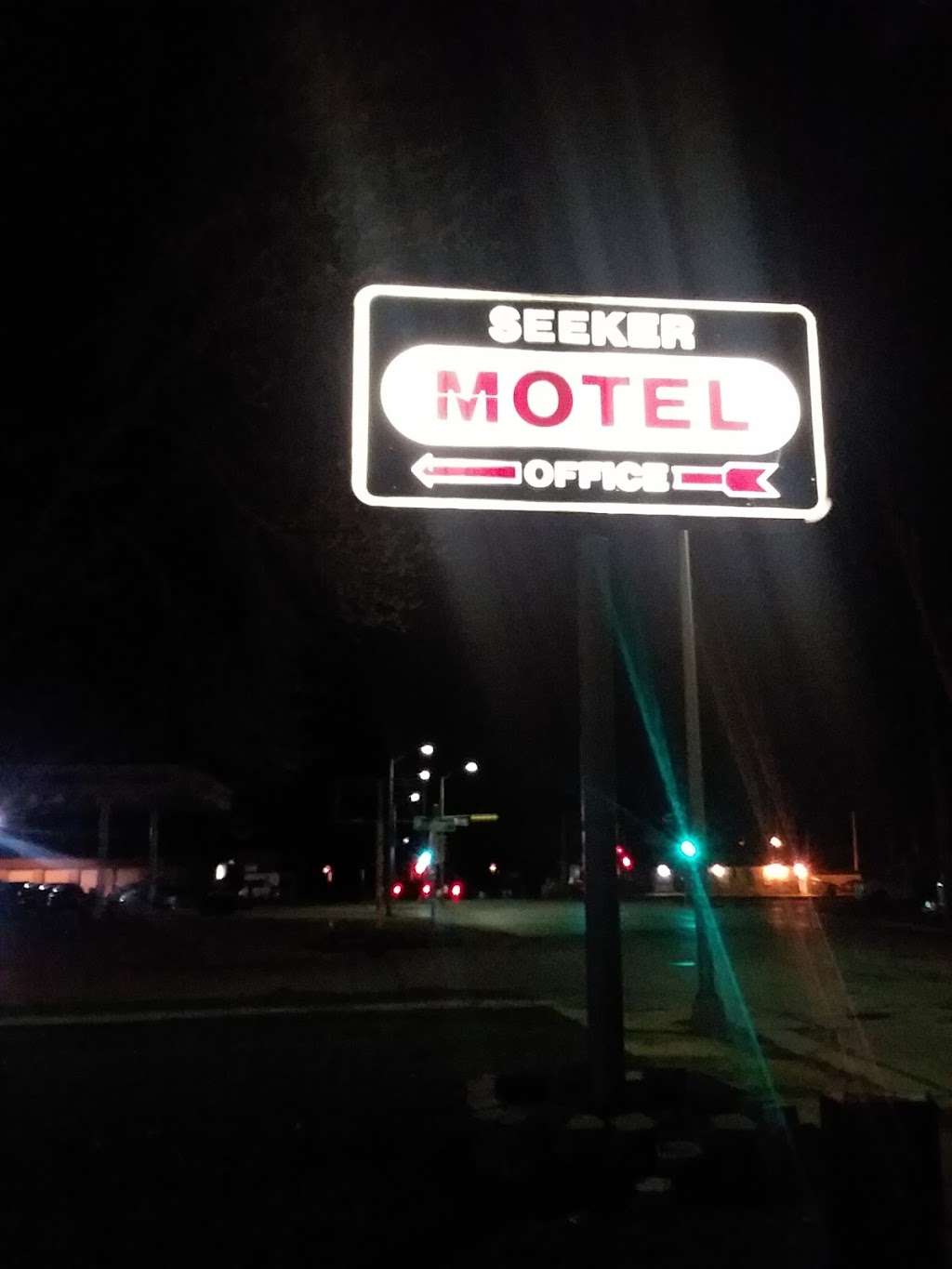 Seeker Motel | 1700 Durand Ave, Racine, WI 53403, USA | Phone: (262) 637-8555