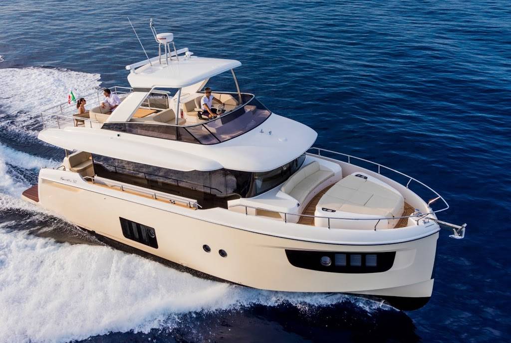 Grande Yachts International - Miami | 2550 S Bayshore Dr #200, Miami, FL 33133, USA | Phone: (305) 929-8466