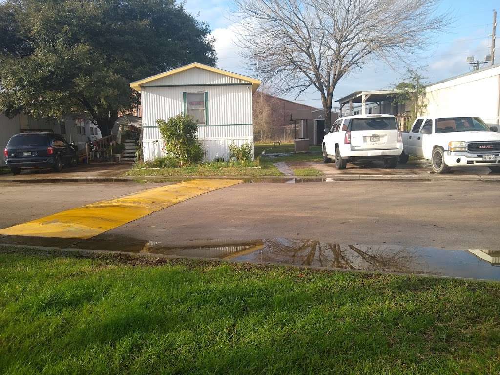 MONCHEGATO FRUTERIA & MORE | 2710 WILSON RD TRLR 18, Humble, TX 77396, USA | Phone: (832) 356-0312