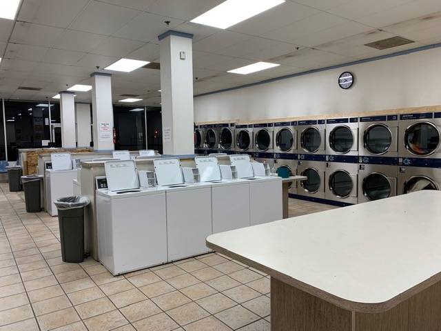 Coin Laundry | 444 W Harder Rd, Hayward, CA 94544, USA | Phone: (650) 762-9382