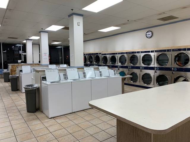 Coin Laundry | 444 W Harder Rd, Hayward, CA 94544 | Phone: (650) 762-9382