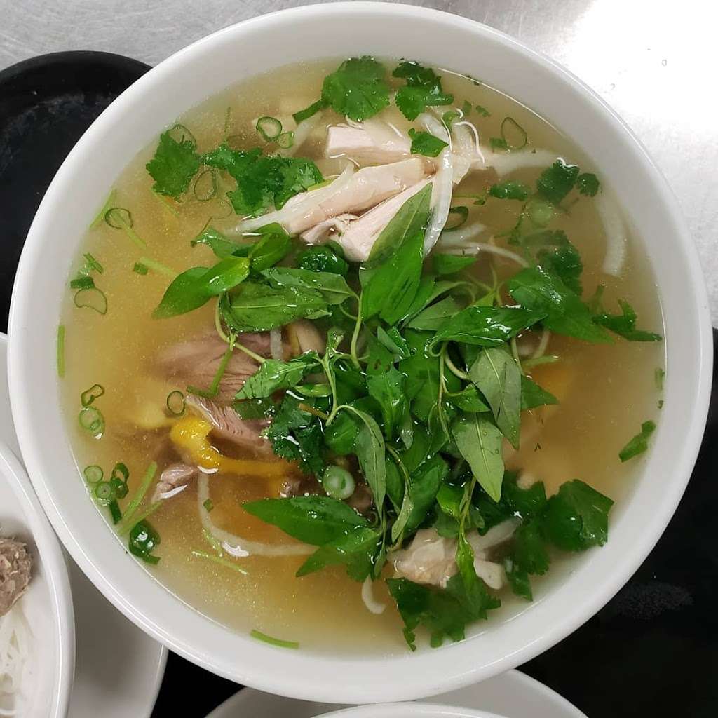 Pho Ga Dong Nai | 11528 Bellaire Blvd ste g, Houston, TX 77072 | Phone: (281) 530-2323