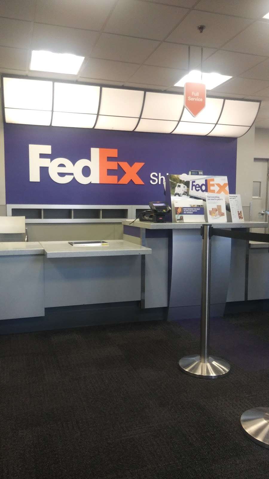 FedEx Ship Center | 8455 Pardee Dr, Oakland, CA 94621 | Phone: (800) 463-3339