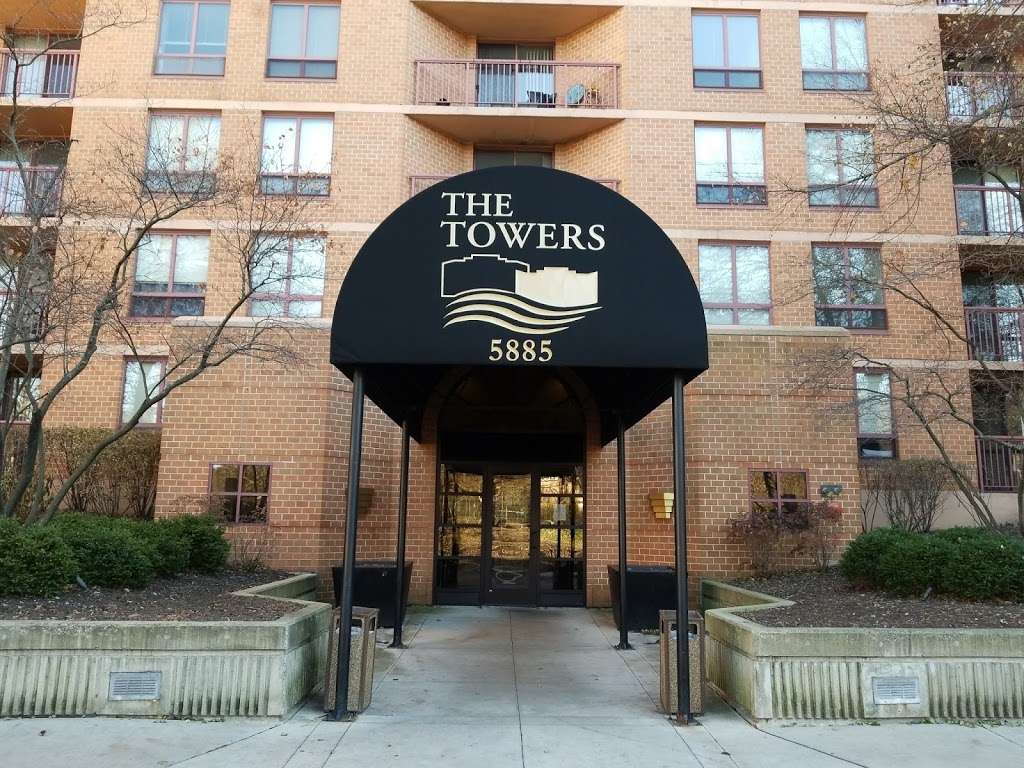 The Towers at Four Lakes | 5885 Forest View Rd, Lisle, IL 60532 | Phone: (630) 964-6800