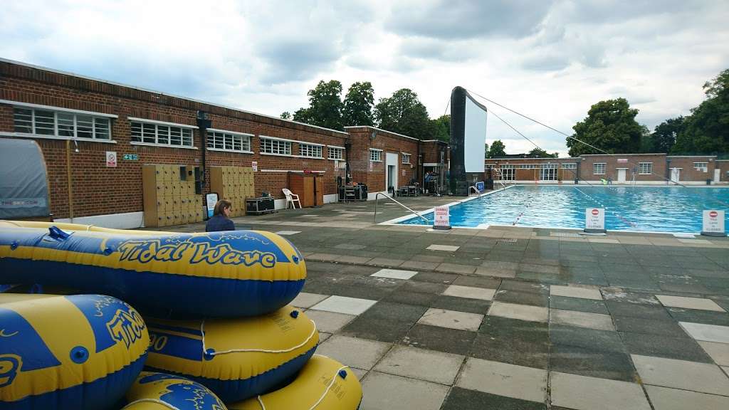 Brockwell Lido | Dulwich Rd, London SE24 0PA, UK | Phone: 020 7274 3088