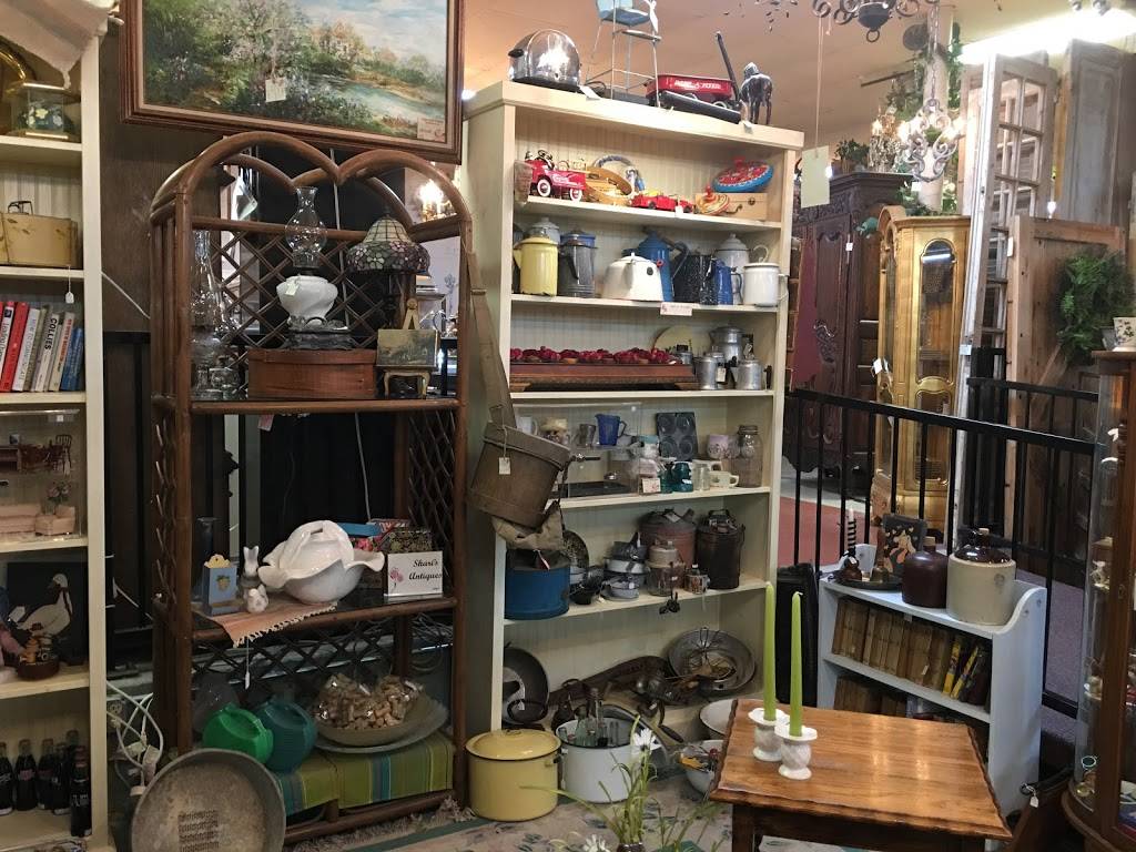 Grand Central Station Antiques | 4020 Avenue Q, Lubbock, TX 79412, USA | Phone: (806) 747-6206