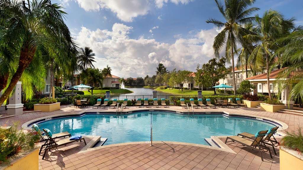 Camden Doral Apartments | 4790 NW 107th Ave, Doral, FL 33178, USA | Phone: (305) 392-9909