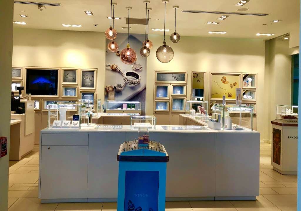 Pandora | 2800 N. Terminal Rd B1, #112A, Houston, TX 77032, USA | Phone: (281) 214-4071