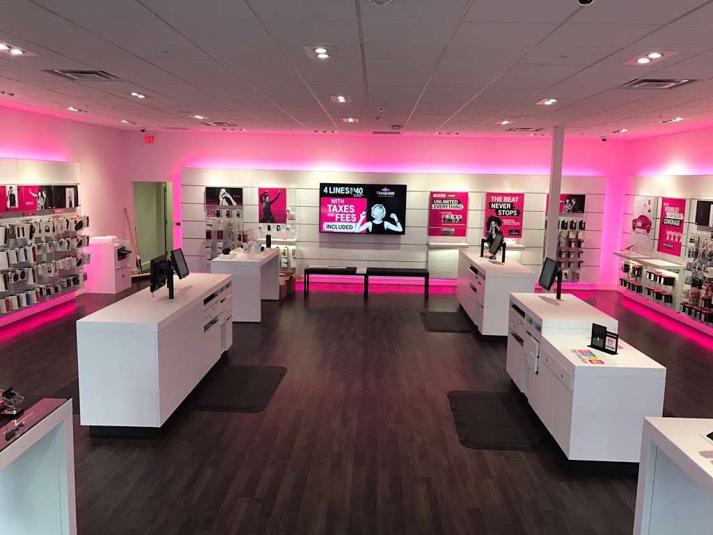 T-Mobile | 4693 Gardens Park Boulevard Ste 103, Orlando, FL 32839, USA | Phone: (407) 982-3543