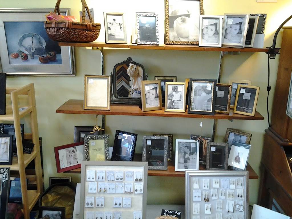 Sterling Picture Framing | 2103 N Pollard St, Arlington, VA 22207, USA | Phone: (703) 522-8393