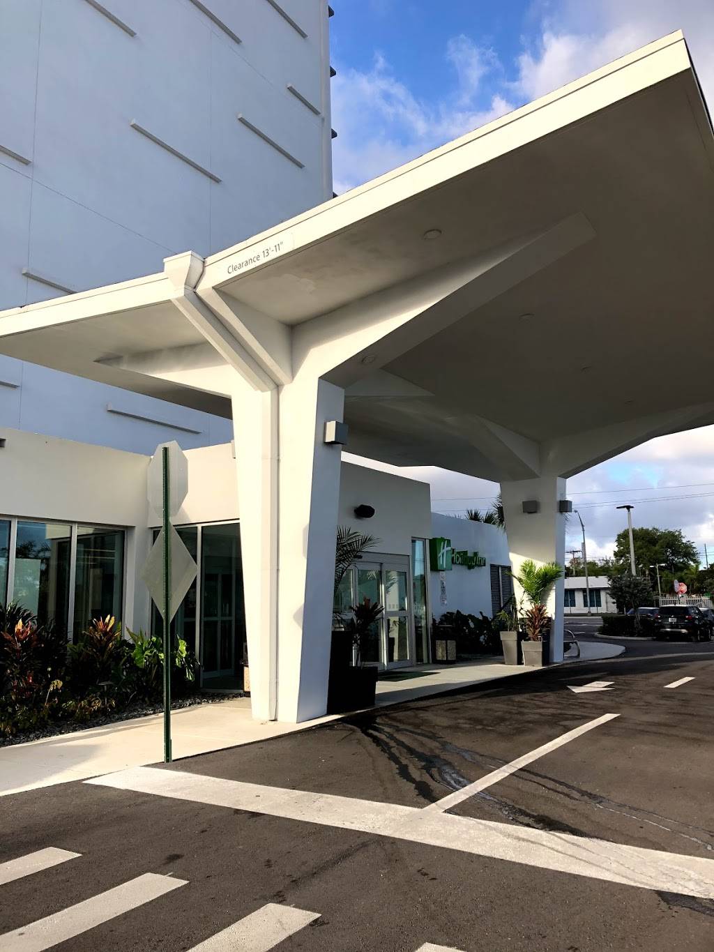 Holiday Inn Miami North – I-95 | 7927 NW 7th Ave, Miami, FL 33150, USA | Phone: (305) 751-8001